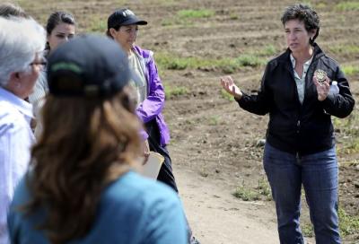Organic farm tour focuses on mitigating climate change